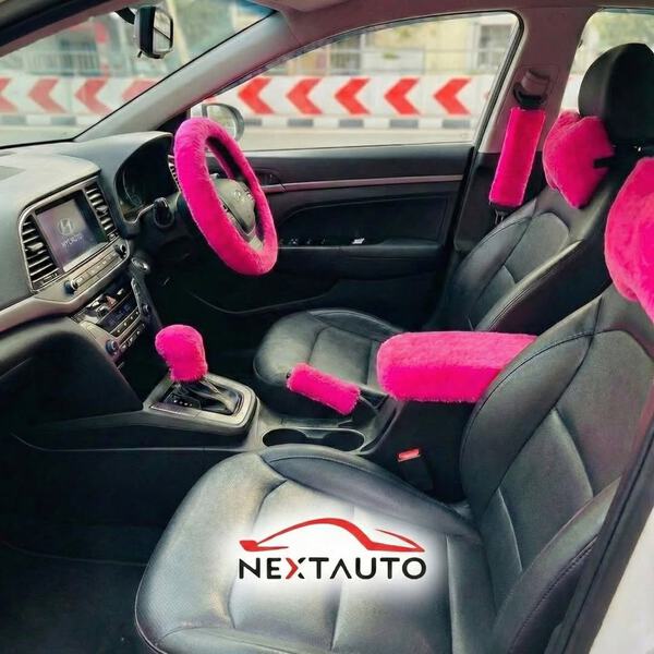 Pack Intérieur Voiture Premium « Full Fluffy » – Set de 8 Pièces Universel