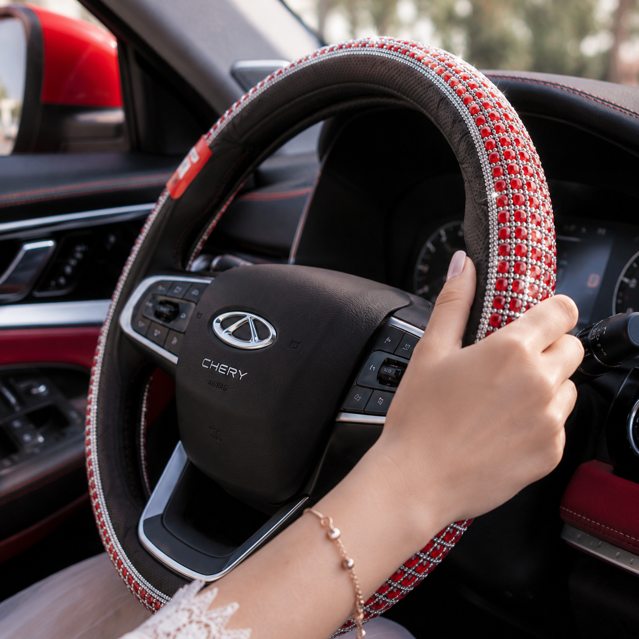 Couvre-Volant Strass Rouge Luxury – Protection et Élégance pour Votre Voiture – Image 2