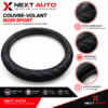 Couvre-volant noir élégant noir 
Conçu pour allier esthétique et praticité, ce couvre-volant présente une surface texturée qui favorise l’adhérence des mains et contribue au confort de conduite. Sa couleur noire élégante s’intègre facilement à différents styles d’intérieurs automobiles.

Les avantages du couvre-volant

- Design moderne : motifs élégants pour personnaliser l’intérieur de votre véhicule.
- Prise en main confortable : revêtement texturé pour une sensation agréable au toucher.
- Surface antidérapante : conçue pour favoriser une bonne prise en main.
- Protection du volant : aide à limiter les traces d’usure liées à l’utilisation quotidienne.
- Finition soignée : un style sobre et raffiné pour votre habitacle.

Pourquoi choisir NEXT AUTO ?

Chez NEXT AUTO, découvrez une sélection d’accessoires automobiles pour améliorer le confort et le style de votre véhicule. Choisissez ce couvre-volant noir pour apporter une finition élégante à votre habitacle.

Conseil avant achat : vérifiez le diamètre de votre volant et les dimensions du couvre-volant afin de vous assurer de sa compatibilité avec votre véhicule.

NEXT AUTO – Votre auto, notre passion.